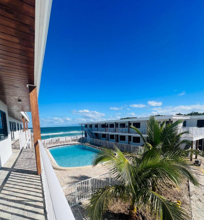 Melbourne Beach Resort Bagian luar foto