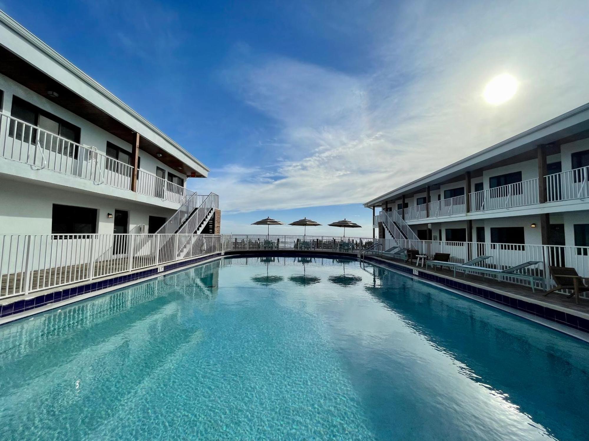 Melbourne Beach Resort Bagian luar foto