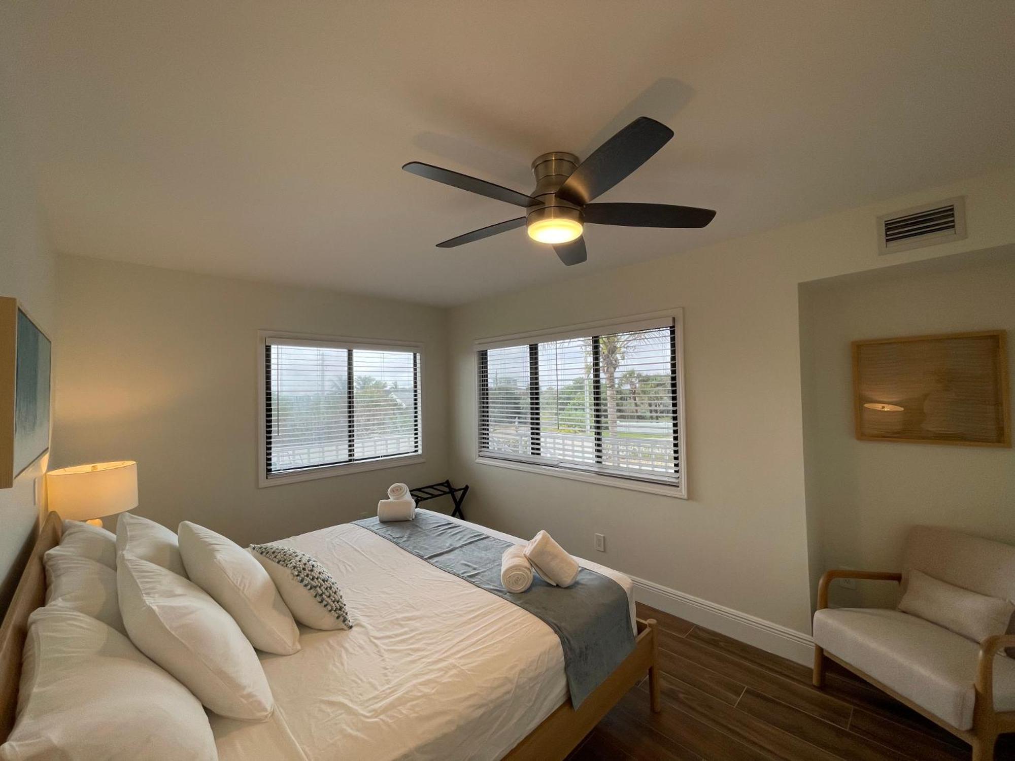 Melbourne Beach Resort Bagian luar foto
