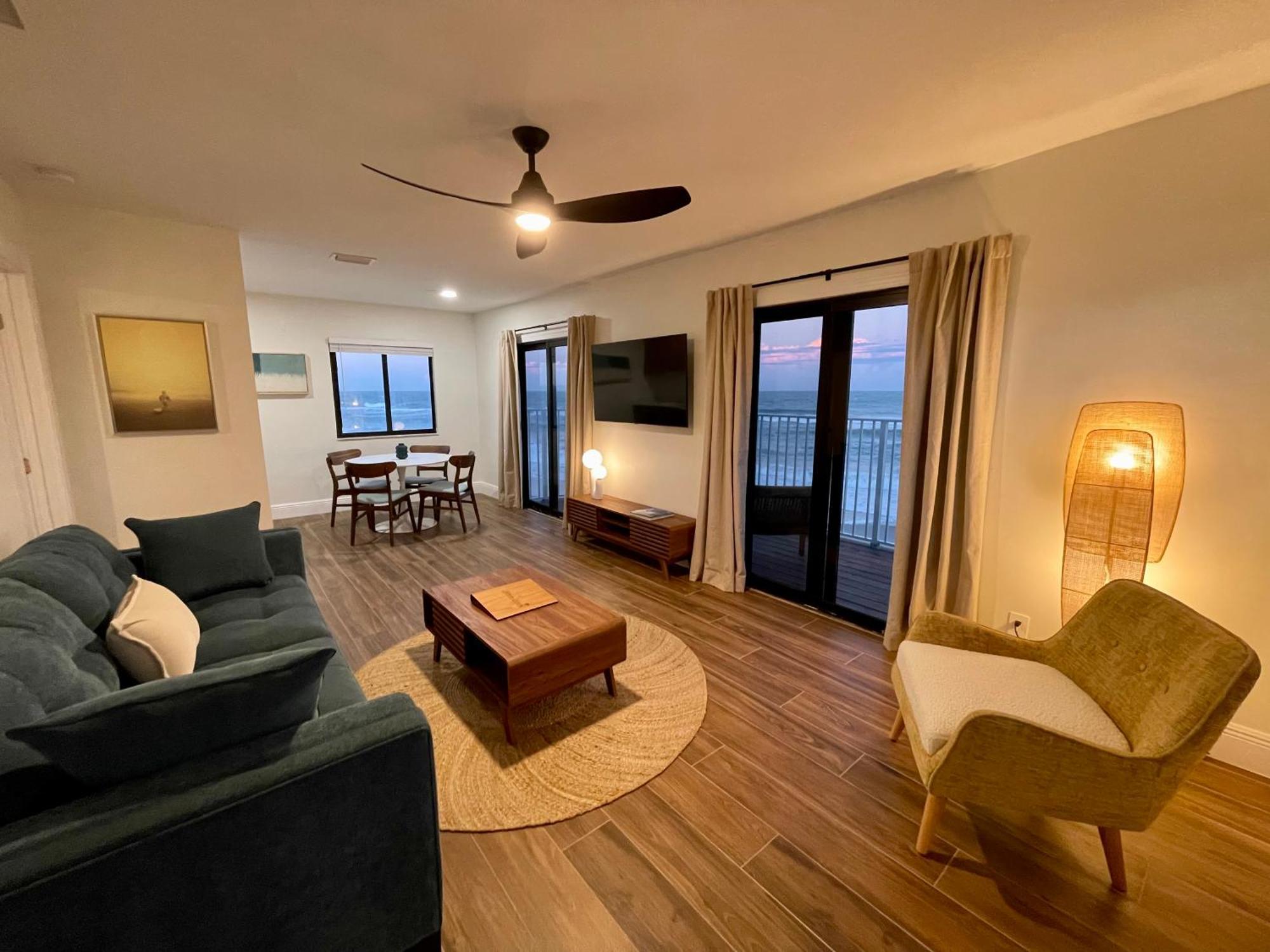 Melbourne Beach Resort Bagian luar foto