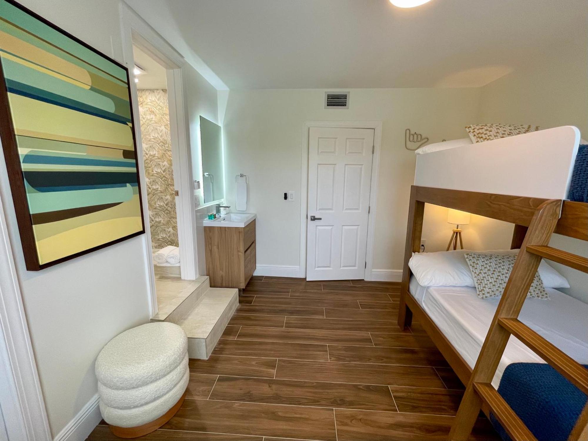 Melbourne Beach Resort Bagian luar foto