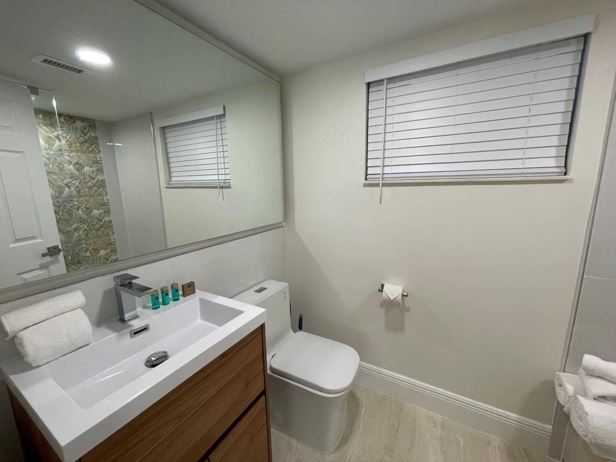 Melbourne Beach Resort Bagian luar foto